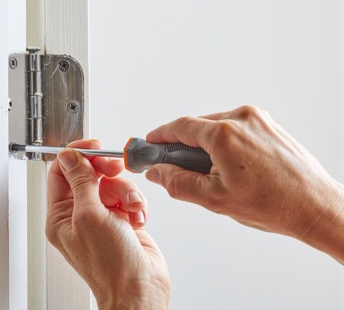 4 Reasons To Replace Worn or Damaged Door Hinges