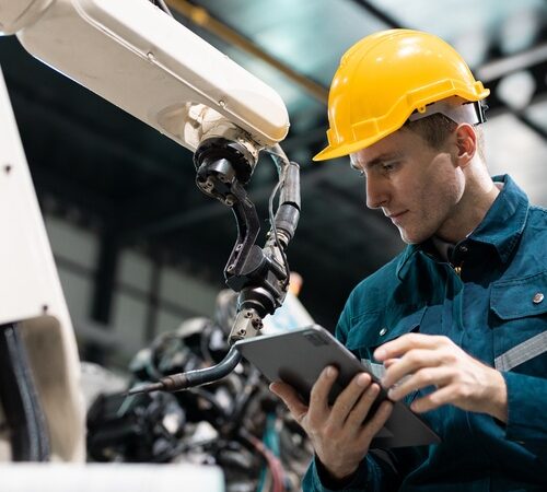 5 Ways To Reduce Downtime in Manufacturing Facilities